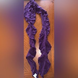 Coldwater Creek purple knit‎ ruffled scarf